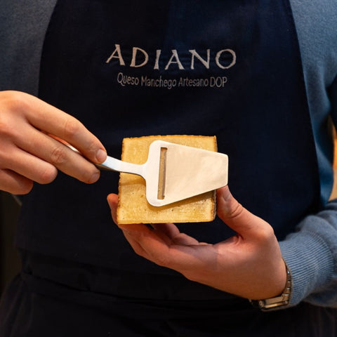 Adiano Queso Manchego Semicurado D.O.P. – Wedge